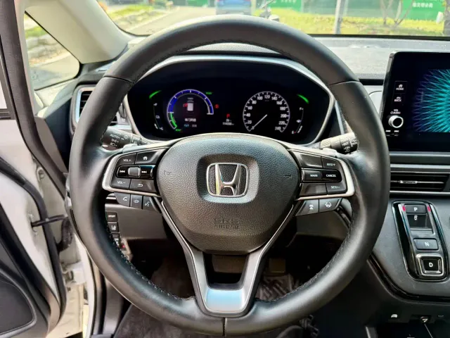 Honda Elysion — Фото автомобиля 10