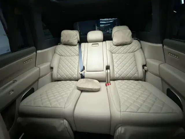 Li Auto L8 — Фото автомобиля 28
