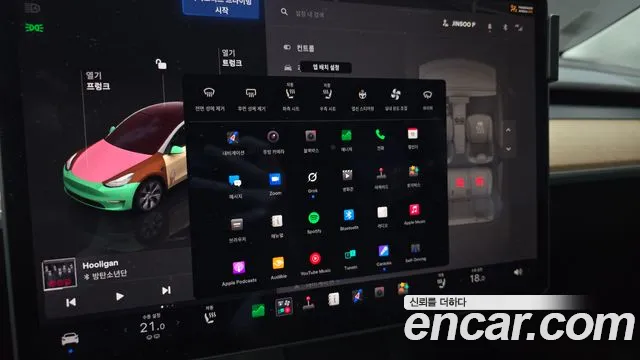 Tesla Model Y — Фото автомобиля 21