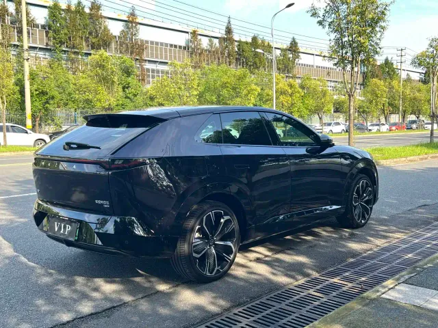 Mazda EZ-60 — Фото автомобиля 5