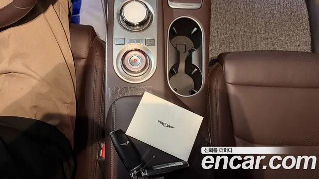 Genesis GV70 — Фото автомобиля 9