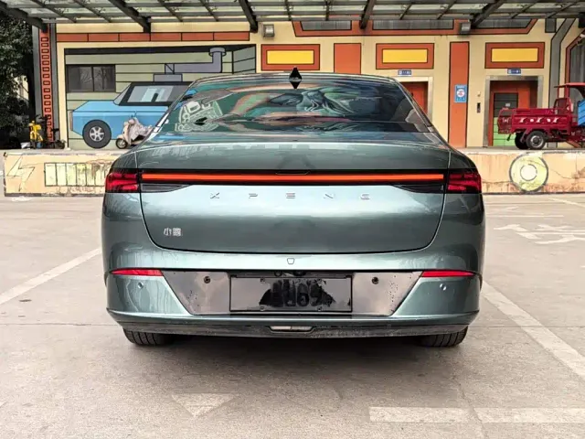 Xpeng P5 — Фото автомобиля 17