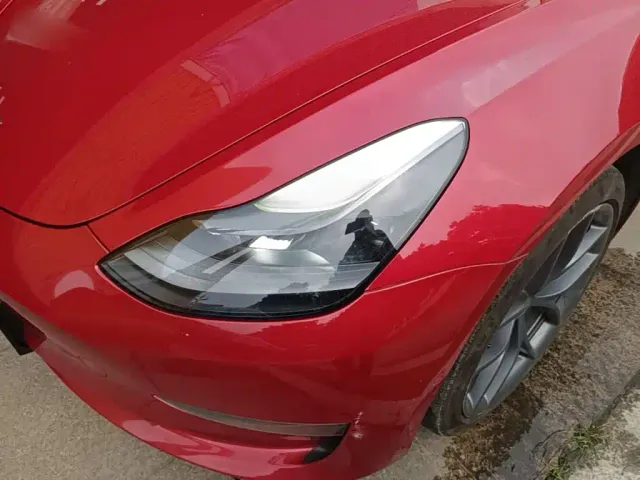 Tesla Model 3 — Фото автомобиля 23