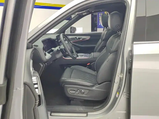 GAC Trumpchi GS8 — Фото автомобиля 9