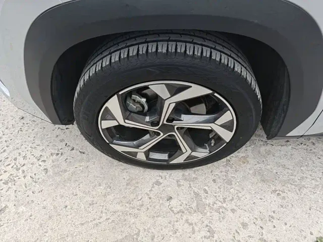 Geely Boyue L — Фото автомобиля 22