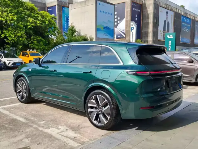 Li Auto L7 — Фото автомобиля 8