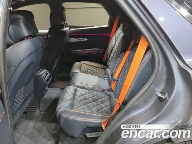 Genesis GV70 — Фото автомобиля 16