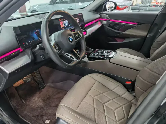 BMW 5 Series — Фото автомобиля 3