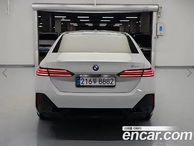 BMW 5 Series G60 — Фото автомобиля 3
