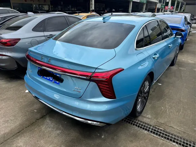 Hongqi H5 — Фото автомобиля 14