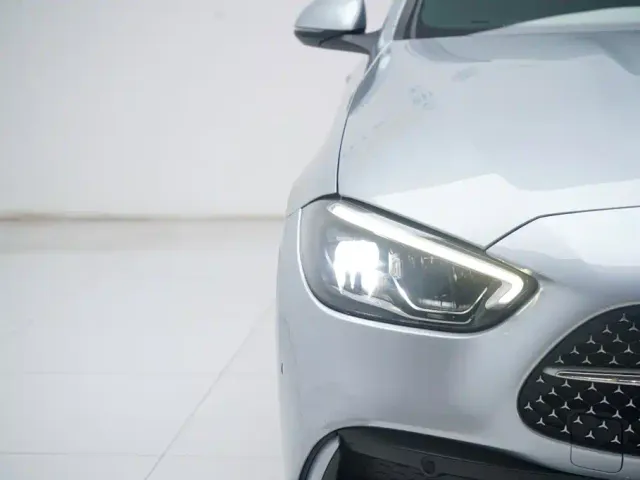 Mercedes-Benz C-Class — Фото автомобиля 12