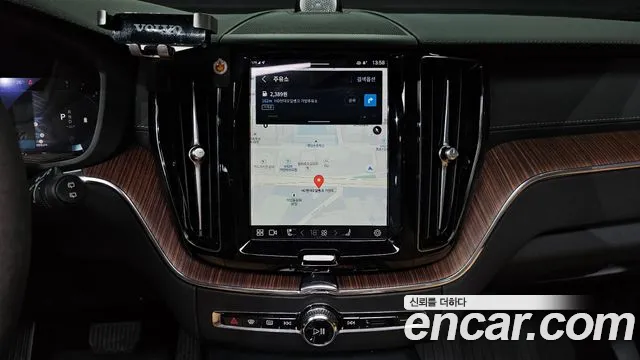Вольво XC60 — Фото автомобиля 14