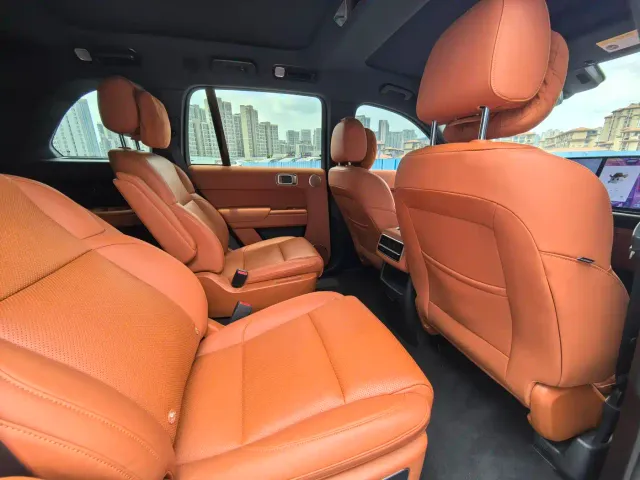 Li Auto L8 — Фото автомобиля 8