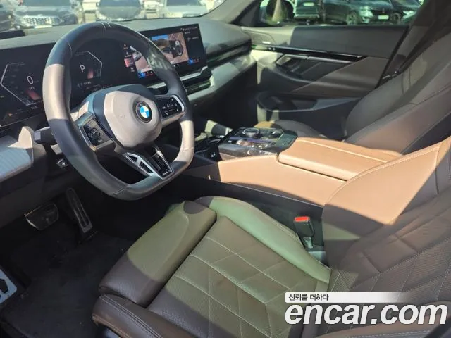 BMW 5 Series G60 — Фото автомобиля 13