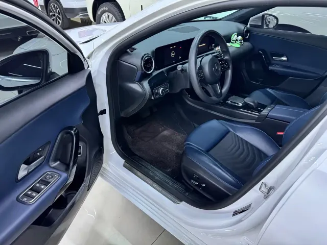 Mercedes-Benz A-Class — Фото автомобиля 12