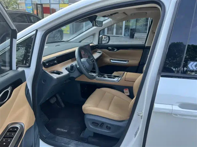 GAC Trumpchi E8 — Фото автомобиля 5