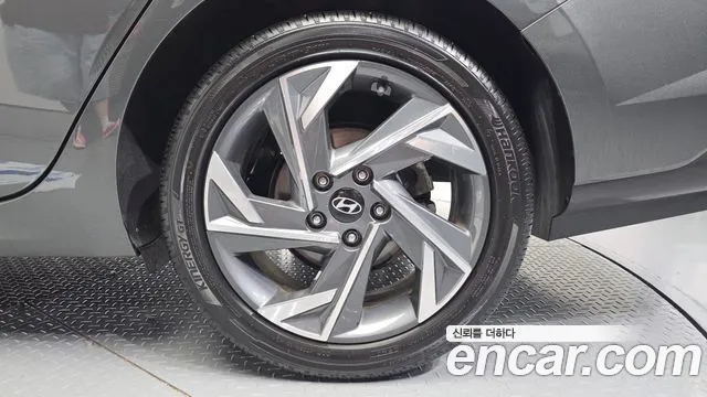 Hyundai AVANTE Новый Avante (CN7) — Фото автомобиля 21