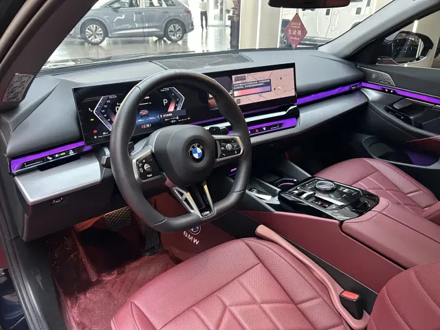 BMW 5 Series — Фото автомобиля 14
