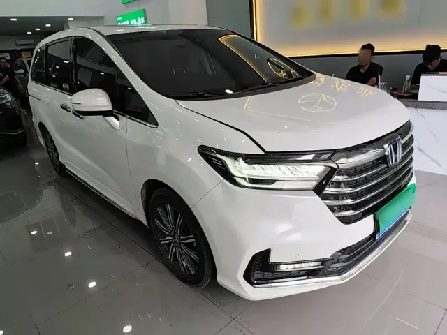 Honda Odyssey — Фото автомобиля 3