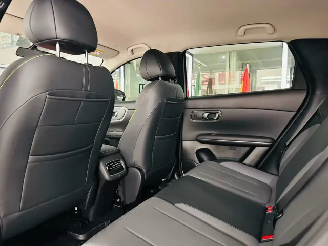 Changan Qiyuan Q05 — Фото автомобиля 4