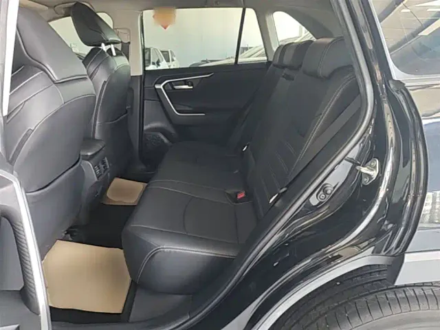Toyota Wildlander — Фото автомобиля 16