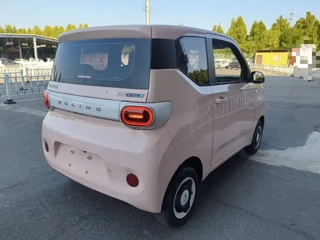 Wuling Hongguang Mini EV — Фото автомобиля 6