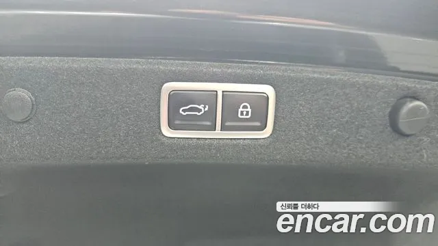 Hyundai Grandeur Grandeur (GN7) 2.5 Бензин 2WD — Фото автомобиля 29