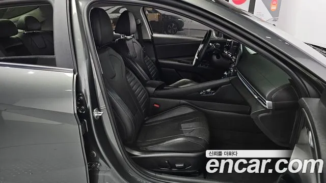 Hyundai Avante CN7 — Фото автомобиля 15