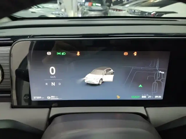 Leapmotor C11 — Фото автомобиля 11