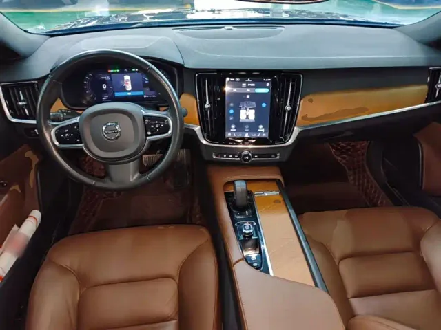 Volvo S90 — Фото автомобиля 9