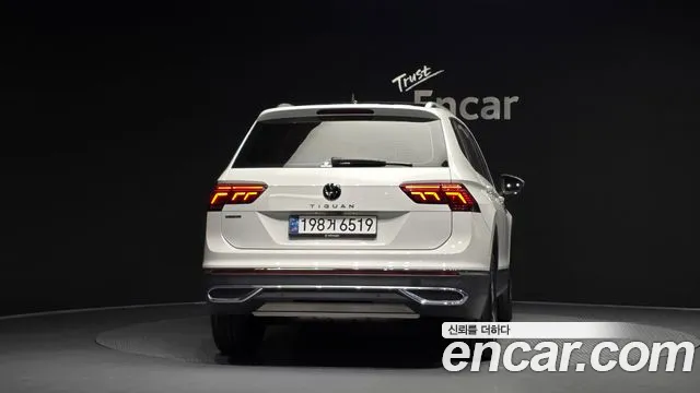 Volkswagen Tiguan — Фото автомобиля 4