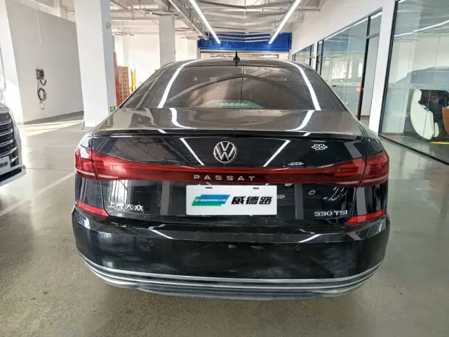 Volkswagen Passat — Фото автомобиля 4