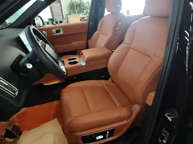 Li Auto L9 — Фото автомобиля 14