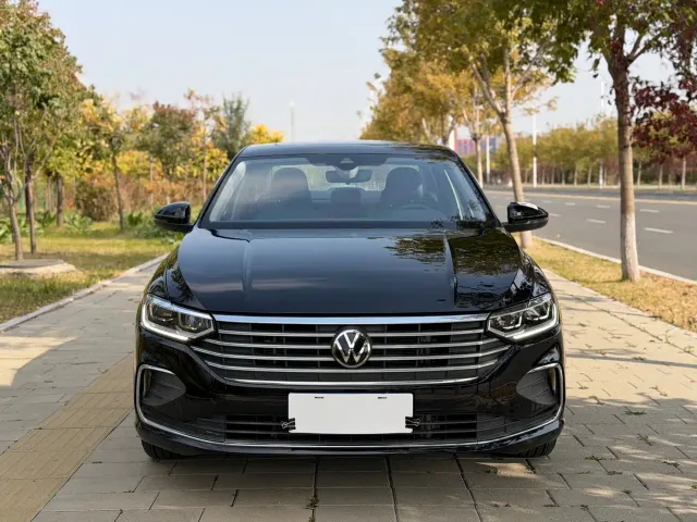 Volkswagen Lavida — Фото автомобиля 2