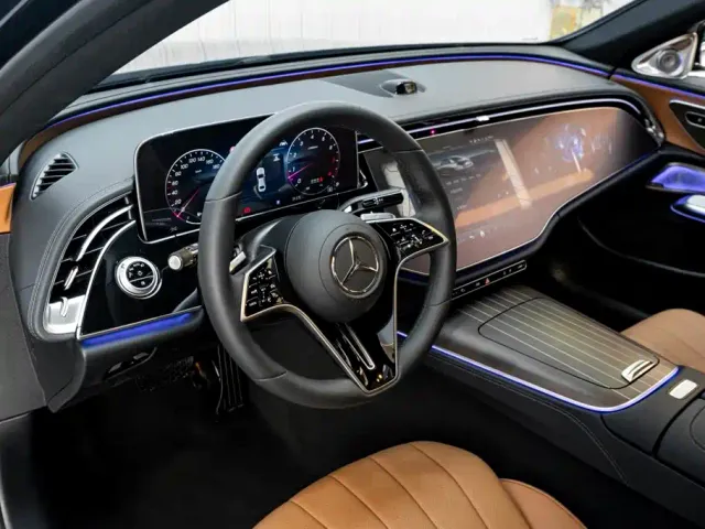 Mercedes-Benz E-Class — Фото автомобиля 26