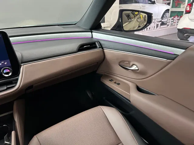 Lexus ES — Фото автомобиля 25
