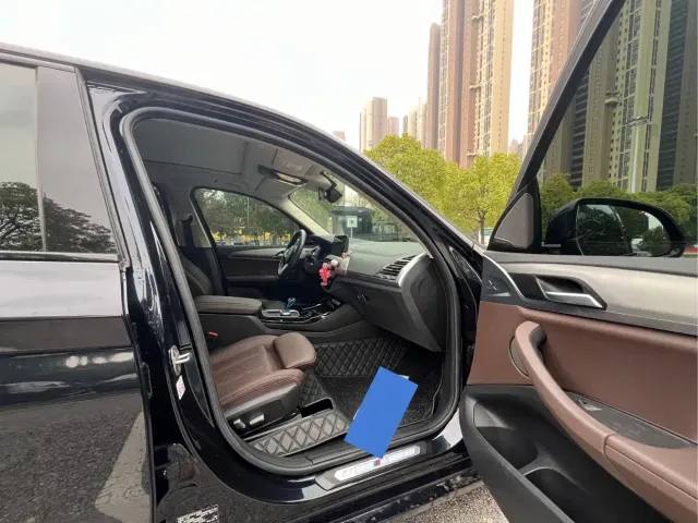 BMW iX3 — Фото автомобиля 8