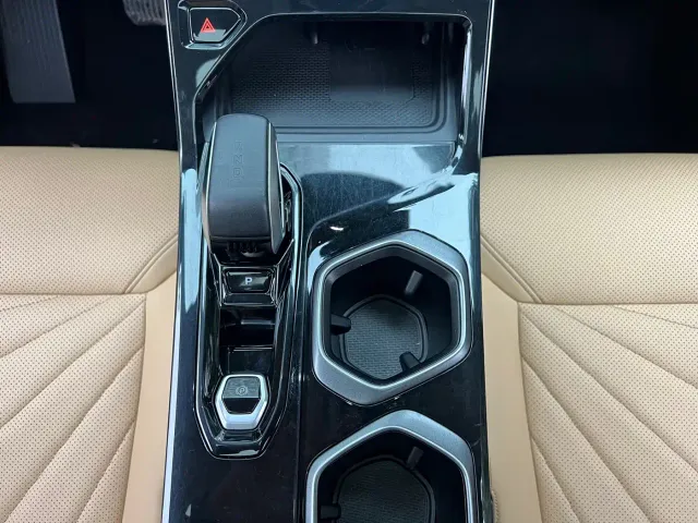 Geely Boyue L — Фото автомобиля 14