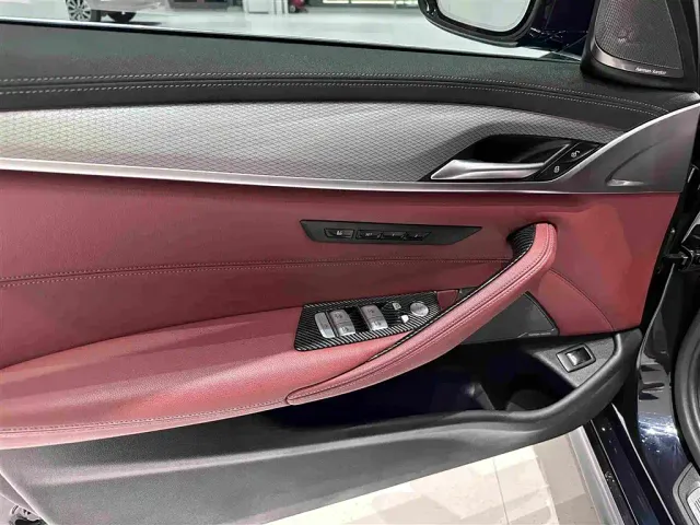 BMW 5 Series — Фото автомобиля 11
