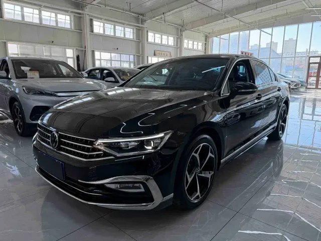Фотография автомобиля — Volkswagen Magotan