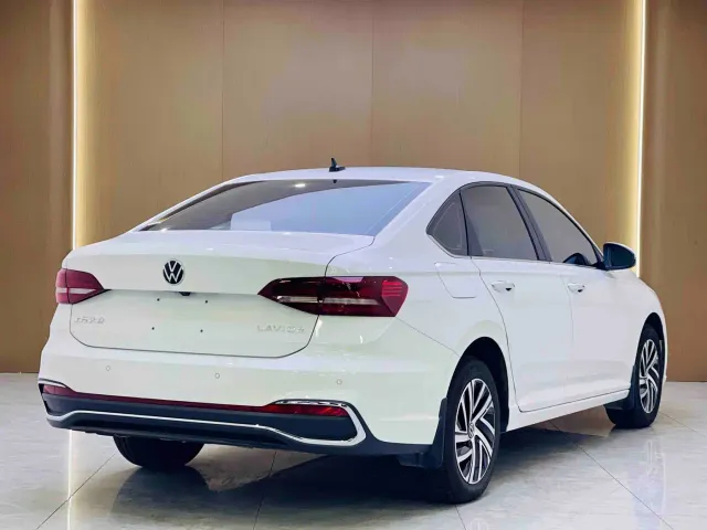 Volkswagen Lavida — Фото автомобиля 3