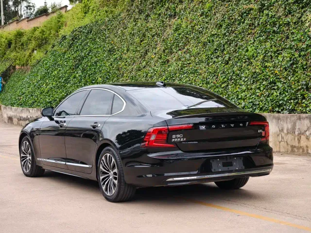 Volvo S90 — Фото автомобиля 5