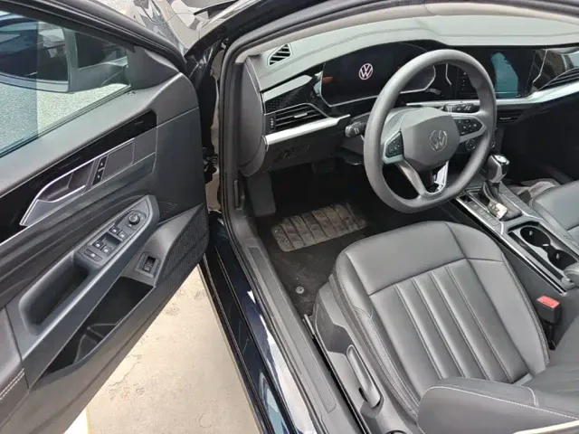 Volkswagen Passat — Фото автомобиля 15