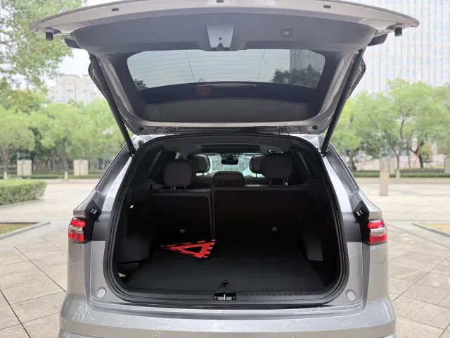 Geely Xingyue L — Фото автомобиля 13