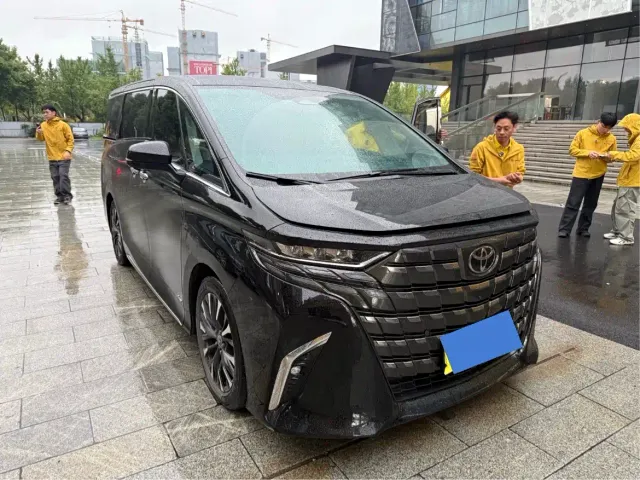 Фотография автомобиля — Toyota Alphard