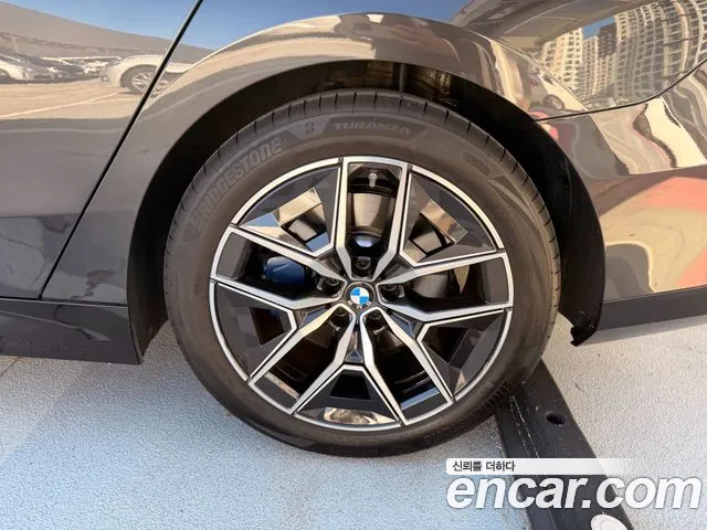 BMW 5 Series G60 — Фото автомобиля 12
