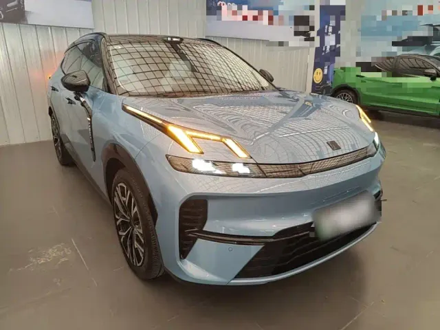 Lynk & Co Lynk & Co 08 EM-P 2026 Model Base Trim — Фото автомобиля 3