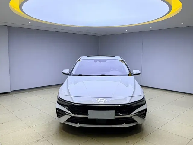 Hyundai Elantra — Фото автомобиля 2