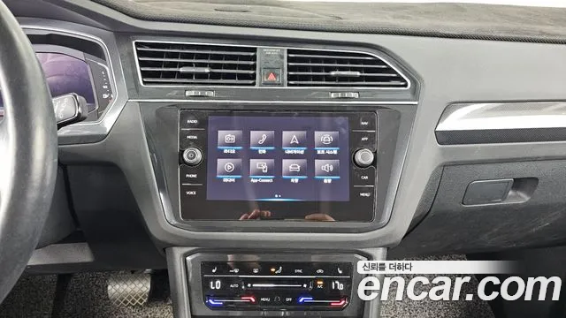 Volkswagen Tiguan Tiguan 2 поколение 2.0 TDI 4Motion Premium — Фото автомобиля 14