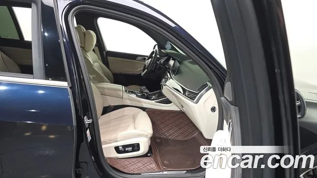 BMW X7 — Фото автомобиля 10